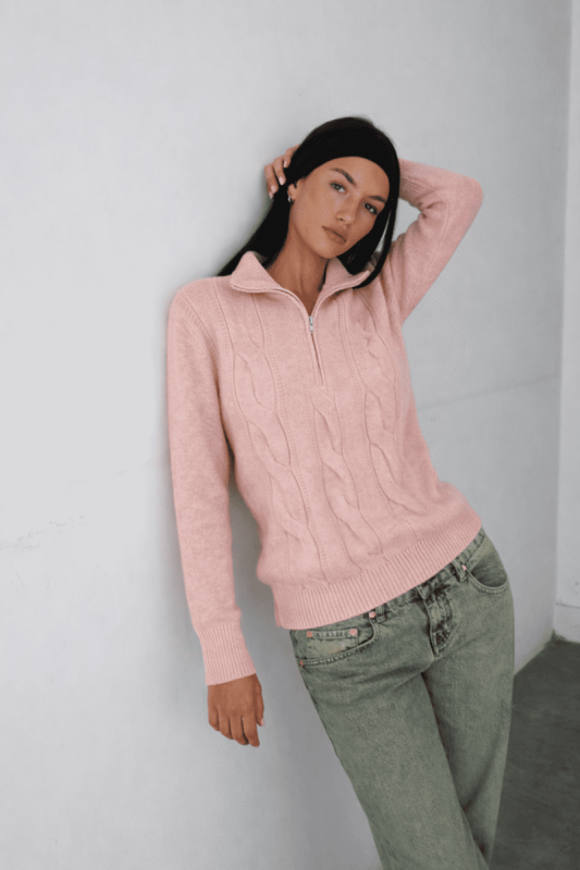 Sweater Tejido con ochos  cuello alto y cierre